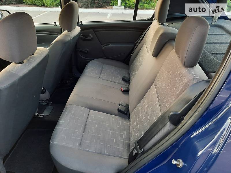 Хетчбек Dacia Sandero 2010 в Полтаві фото 30 Хетчбек Dacia Sandero 2010 в Полтаві