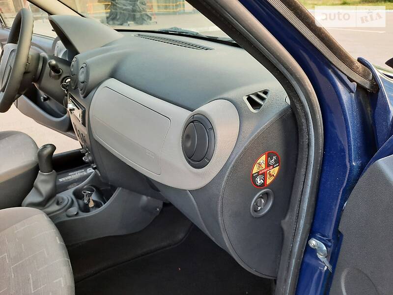 Хетчбек Dacia Sandero 2010 в Полтаві фото 35 Хетчбек Dacia Sandero 2010 в Полтаві