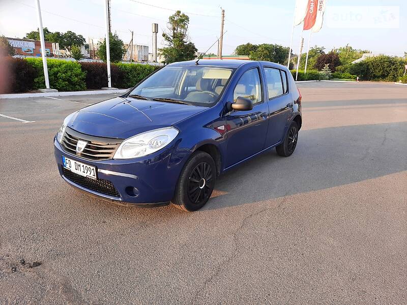 Хетчбек Dacia Sandero 2010 в Полтаві фото 79 Хетчбек Dacia Sandero 2010 в Полтаві