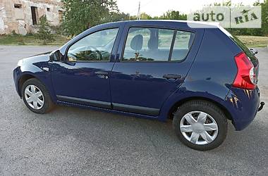 Хэтчбек Dacia Sandero 2009 в Кропивницком