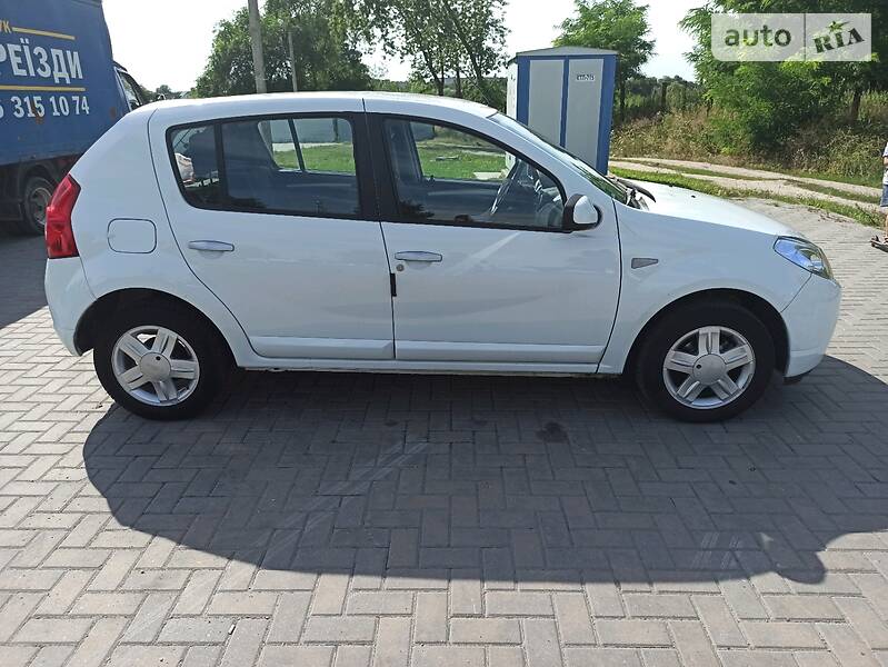 Хетчбек Dacia Sandero 2009 в Кременчуці