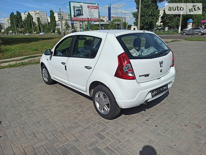 Хетчбек Dacia Sandero 2009 в Кременчуці
