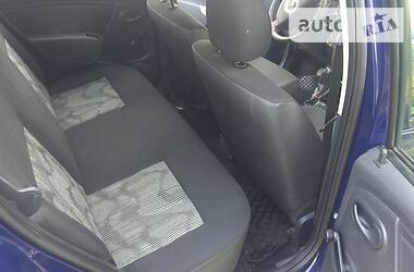 Хетчбек Dacia Sandero 2011 в 