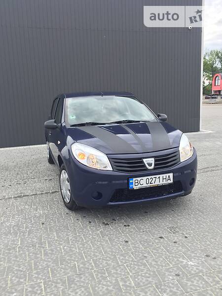 Хетчбек Dacia Sandero 2011 в Дрогобичі