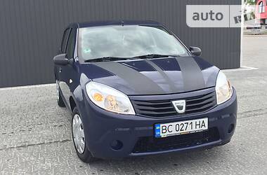 Хетчбек Dacia Sandero 2011 в Дрогобичі