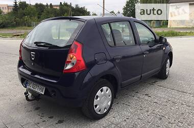 Хетчбек Dacia Sandero 2011 в Дрогобичі