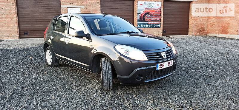 Хетчбек Dacia Sandero 2008 в Луцьку