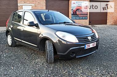 Хэтчбек Dacia Sandero 2008 в Луцке