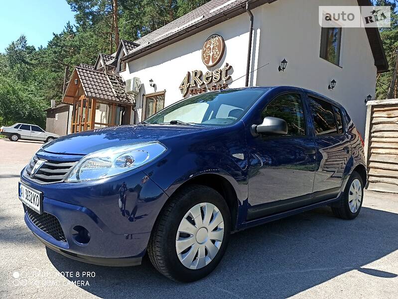 Хэтчбек Dacia Sandero 2009 в Житомире