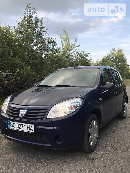 Хетчбек Dacia Sandero 2011 в Дрогобичі