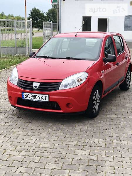 Хэтчбек Dacia Sandero 2009 в Дрогобыче