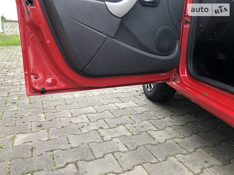 Хэтчбек Dacia Sandero 2009 в Дрогобыче