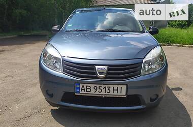 Хэтчбек Dacia Sandero 2009 в Немирове