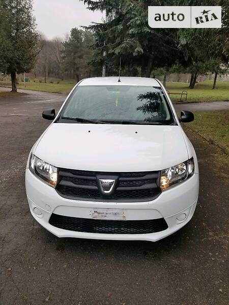 Хэтчбек Dacia Sandero 2016 в Ровно