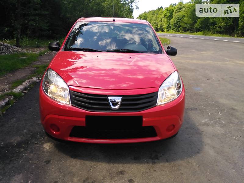 Хэтчбек Dacia Sandero 2010 в Ивано-Франковске