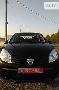 Хэтчбек Dacia Sandero 2009 в Днепре