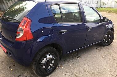 Хэтчбек Dacia Sandero 2009 в Виньковцах