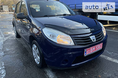 Универсал Dacia Sandero 2010 в Луцке