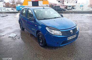 Хэтчбек Dacia Sandero 2009 в Калуше