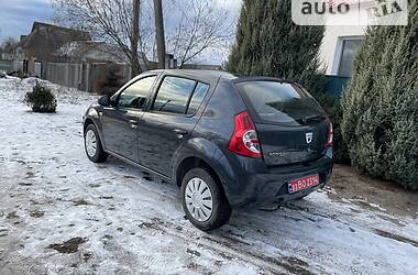 Хэтчбек Dacia Sandero 2009 в Ахтырке