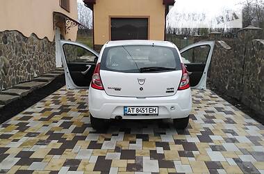 Седан Dacia Sandero 2009 в Івано-Франківську