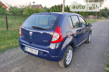 Хэтчбек Dacia Sandero 2009 в Луцке