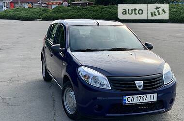 Хэтчбек Dacia Sandero 2009 в Умани