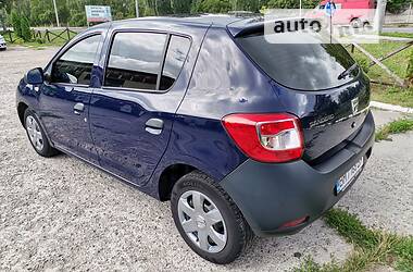 Хэтчбек Dacia Sandero 2015 в Сумах