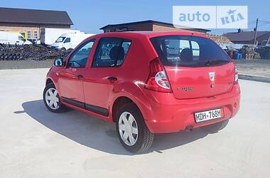 Хэтчбек Dacia Sandero 2008 в Луцке