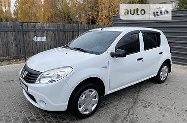 Хэтчбек Dacia Sandero 2010 в Ковеле