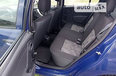 Хэтчбек Dacia Sandero 2009 в 