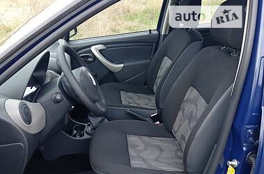 Хэтчбек Dacia Sandero 2009 в 