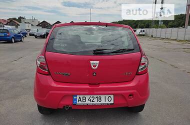 Хэтчбек Dacia Sandero 2009 в Виннице