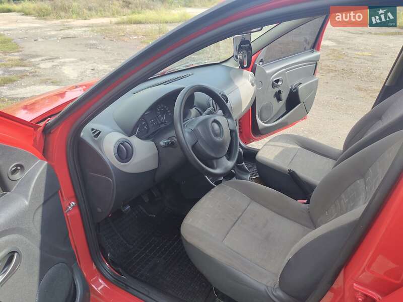 Хетчбек Dacia Sandero 2009 в Білопіллі