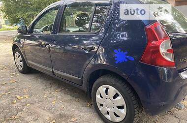 Хэтчбек Dacia Sandero 2010 в Сумах