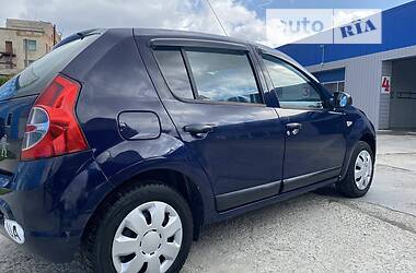 Хэтчбек Dacia Sandero 2010 в Сумах