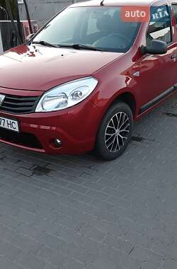 Хэтчбек Dacia Sandero 2011 в Запорожье