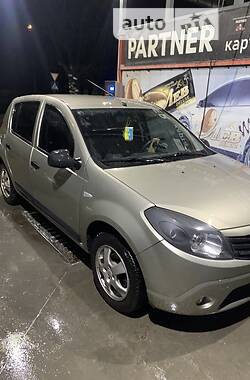 Хэтчбек Dacia Sandero 2008 в Запорожье