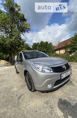 Хэтчбек Dacia Sandero 2009 в Львове