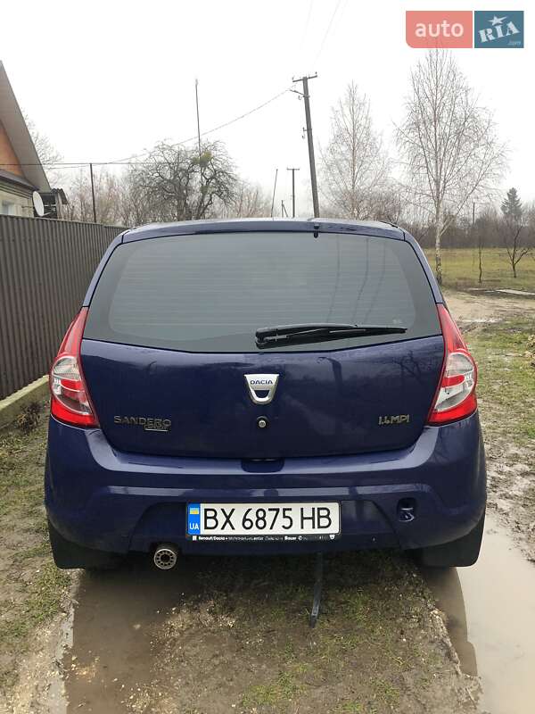 Хетчбек Dacia Sandero 2009 в Білогір'ї