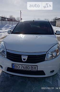 Хэтчбек Dacia Sandero 2009 в Кременце