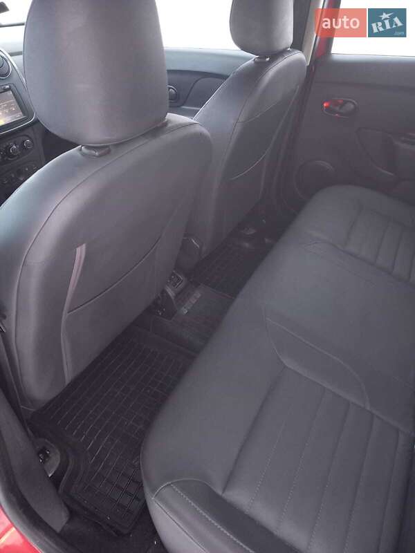 Хетчбек Dacia Sandero 2013 в Львові