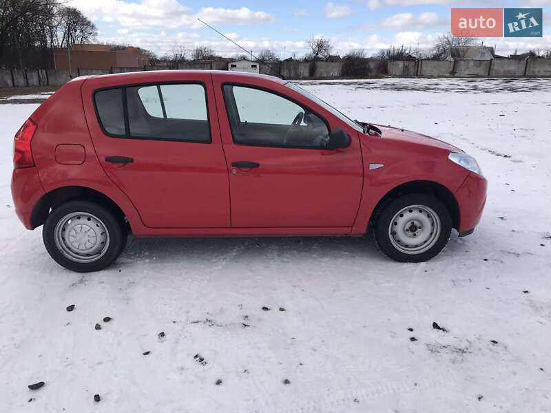 Хетчбек Dacia Sandero 2009 в Теплику