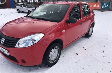 Хэтчбек Dacia Sandero 2009 в 