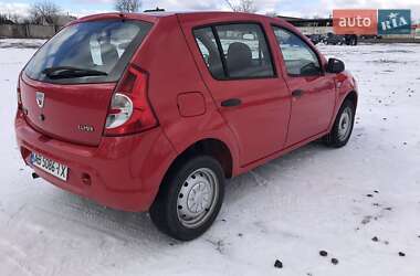 Хэтчбек Dacia Sandero 2009 в 
