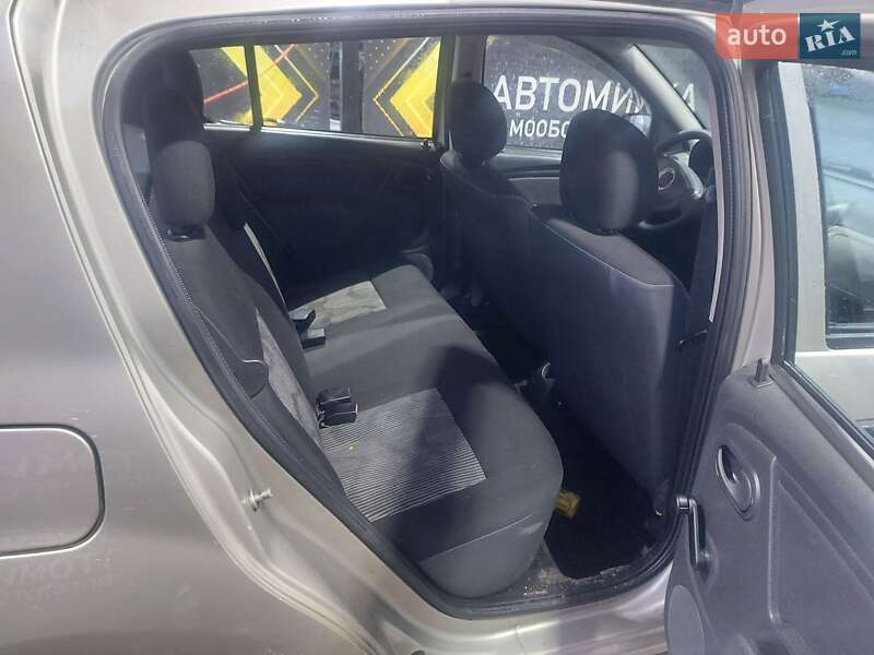 Хэтчбек Dacia Sandero 2009 в Харькове