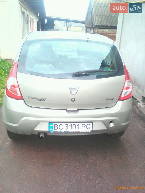 Хэтчбек Dacia Sandero 2009 в Нововолынске