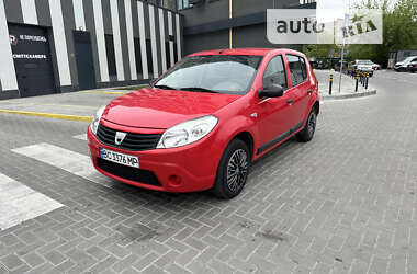 Хэтчбек Dacia Sandero 2009 в Львове