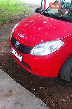 Седан Dacia Sandero 2009 в Никополе