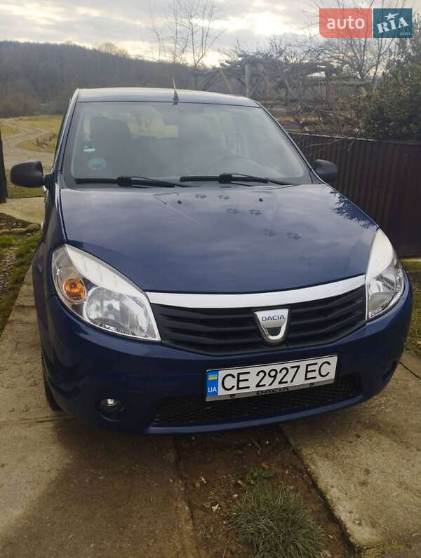 Хетчбек Dacia Sandero 2008 в Чернівцях